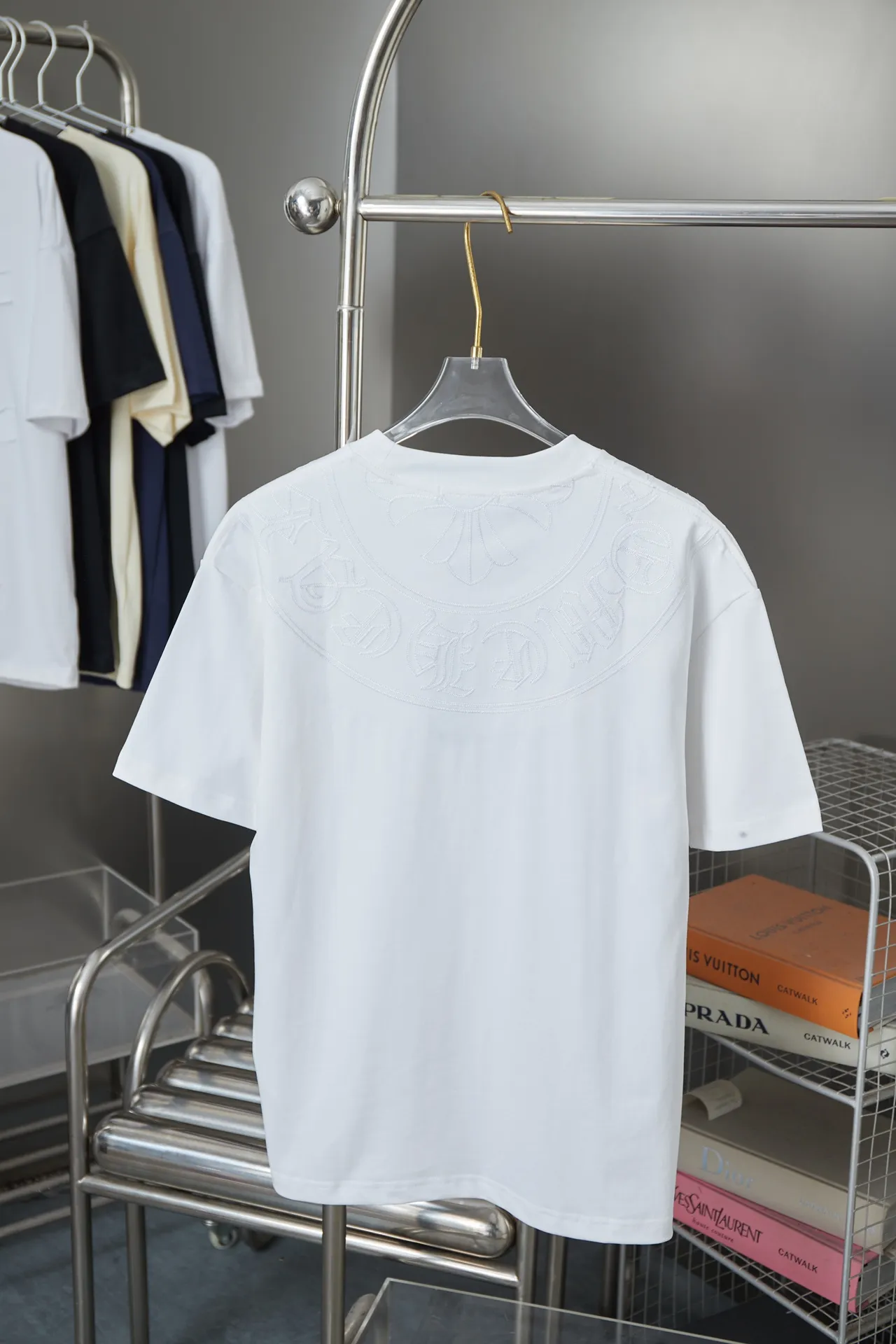 🅿️200 Ch*ome Hearte 25SS early spring new model, hollow embroidered collar and short sleeves with heart, light luxury, essential item for daily commuting for men and women, correct version, welcome to compare, detailed features · 320g 100% pure cotton double yarn jersey fabric · Custom dyed in the same vat, special thickened 32 count double-ply 1X1 thread · Imported Tajima machine embroidery hollow embroidered heart pattern · Garment wash · Double-needle sewing and cross-seam technology · Original main mark, washed tag, brand moisture-proof paper packaging Color: black/white Size: S/M/L/XL